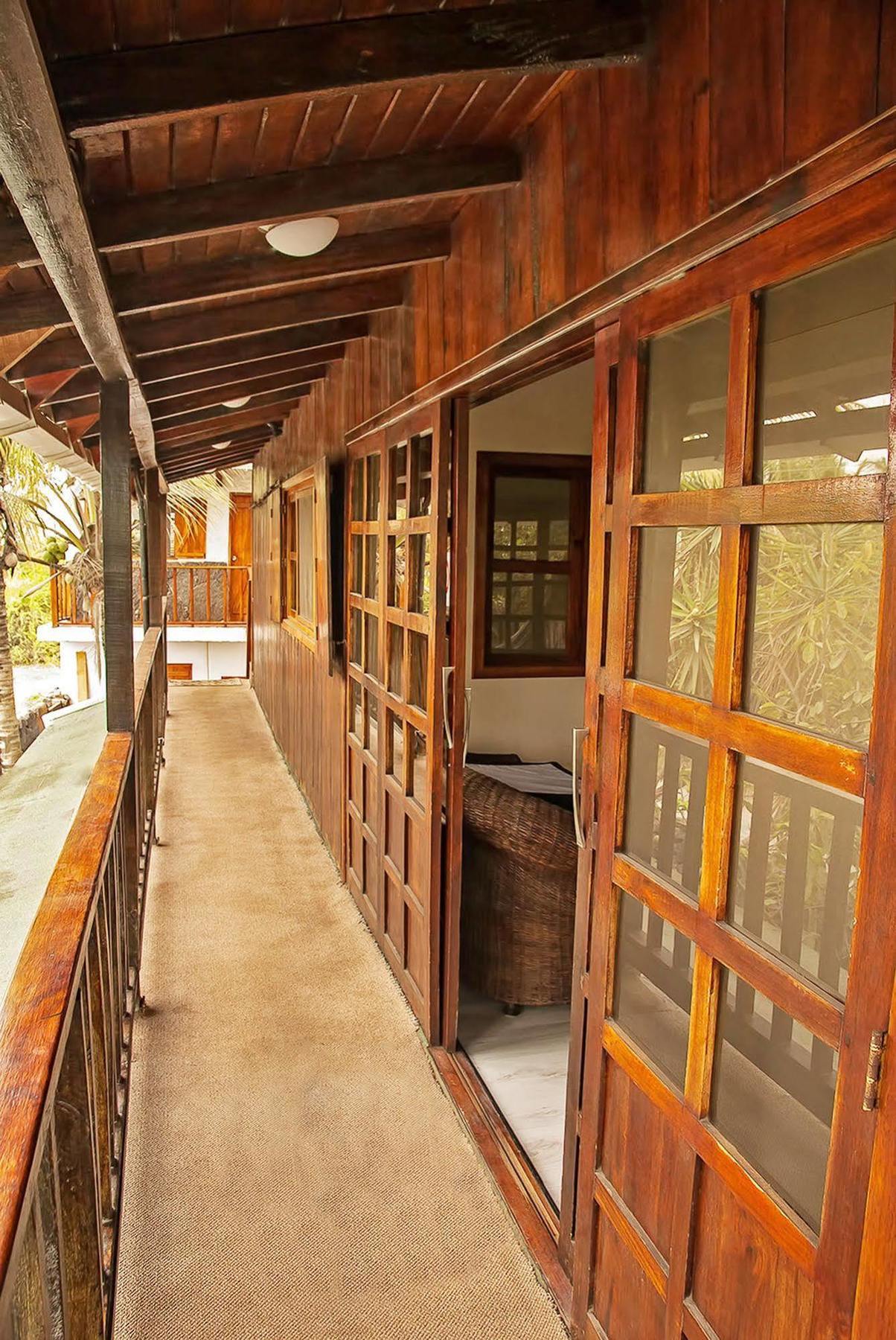 The Wooden House Hotel Puerto Villamil Exteriér fotografie